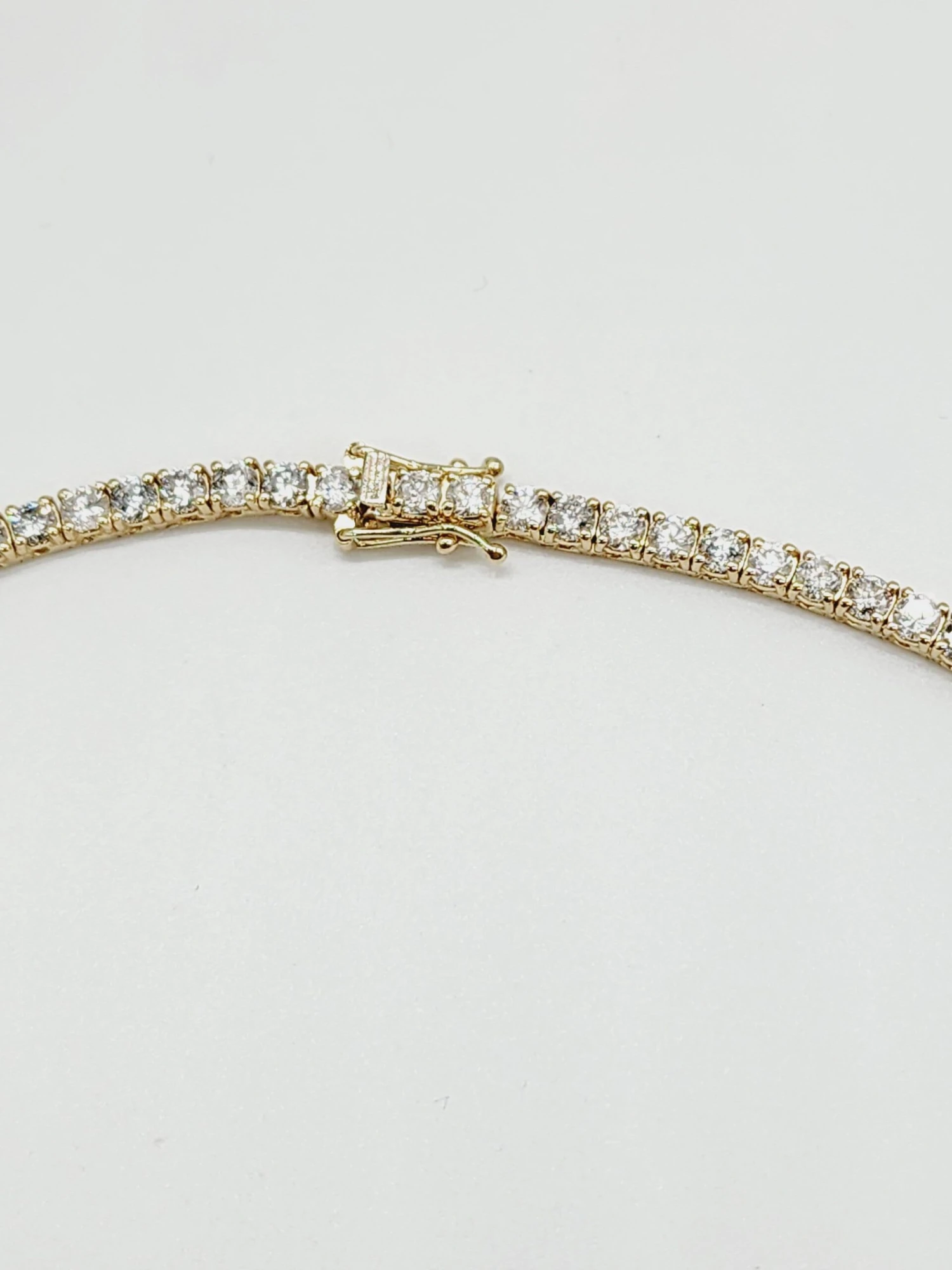 19.80 Carat Round Brilliant Cut Diamond Tennis Necklace 14 Karat Yellow Gold 6 19.80 Carat Round Brilliant Cut Diamond Tennis Necklace 14 Karat Yellow Gold – Image 4