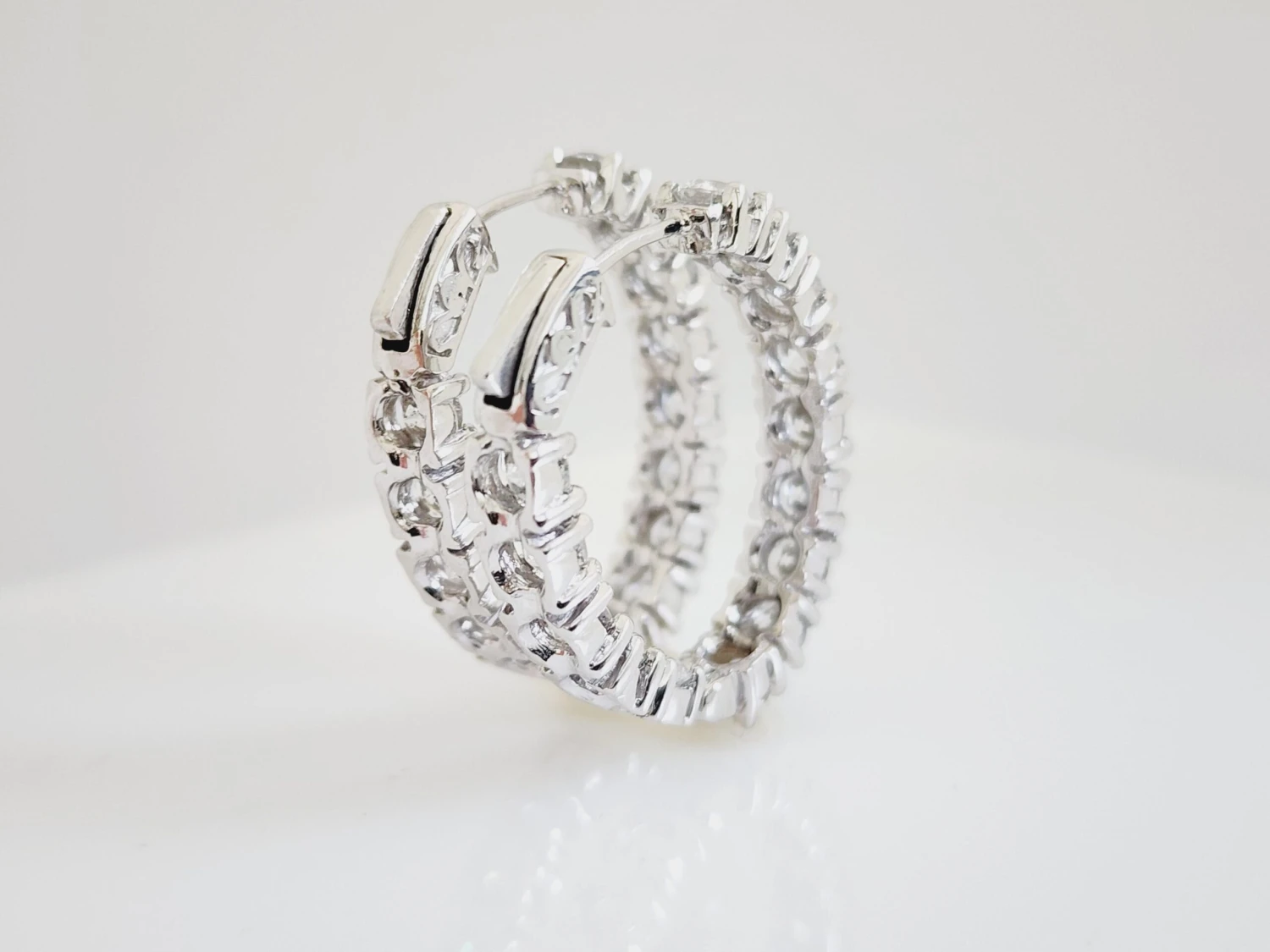 8.60 Carat Diamond Oval Hoops Earrings 14 Karat White Gold 11 8.60 Carat Diamond Oval Hoops Earrings 14 Karat White Gold – Image 9