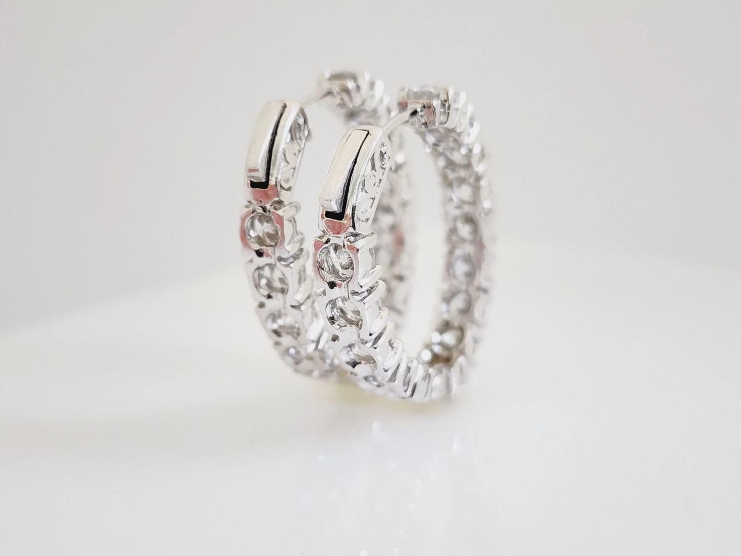 8.60 Carat Diamond Oval Hoops Earrings 14 Karat White Gold 9 8.60 Carat Diamond Oval Hoops Earrings 14 Karat White Gold – Image 7