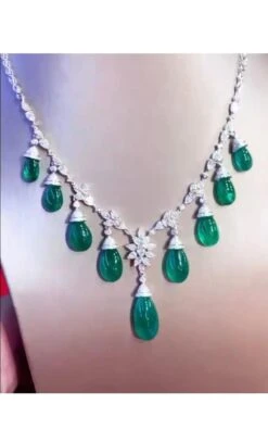 Gorgeous Ct 78, 80 Of Zambia Emeralds And Diamonds On Necklace In Gold -Mode Bijouterie Magasin 3E21CFBC 9CF6 4EED 8111 E5B1B13D7AB9 master