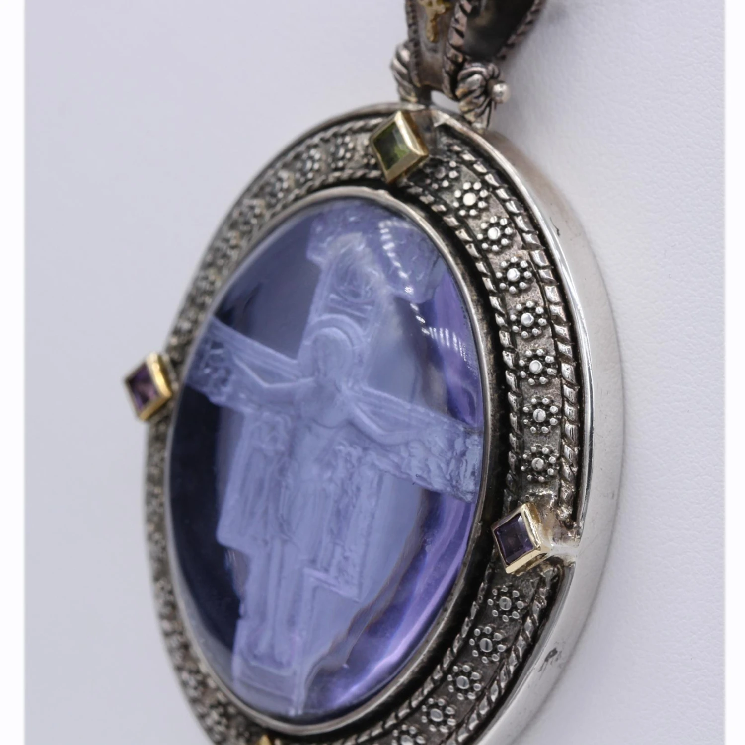 Unknown Light Purple Italian Murano Glass Pendant Cameo Of Crucified Cross 5 Unknown Light Purple Italian Murano Glass Pendant Cameo Of Crucified Cross – Image 3