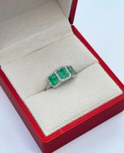 Unknown Natural Vivid 2 Carat Colombian Emerald Diamond Ring 18ct White Gold Valuation -Mode Bijouterie Magasin 41D3666A 00C9 47F3 B214 B31DBFEA3839 1 201 a master