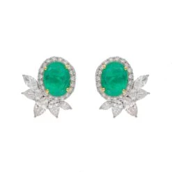 Unknown Natural Zambian Emerald Earring With Diamond And 18k Gold 10 Unknown Natural Zambian Emerald Earring With Diamond And 18k Gold -Mode Bijouterie Magasin 41 A master 1