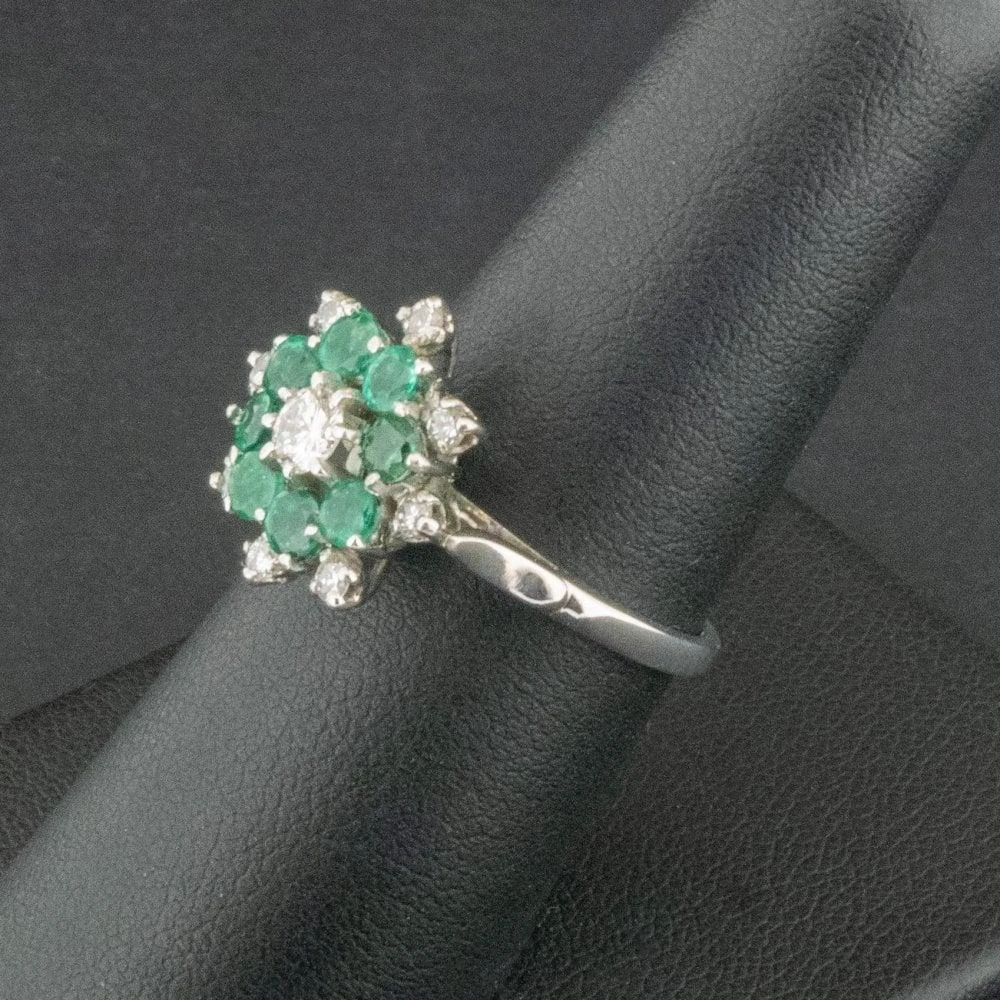Unknown 18 Carat White Gold Emerald & Diamond Cluster Ring Size Uk O 4.0g 8 Unknown 18 Carat White Gold Emerald & Diamond Cluster Ring Size Uk O 4.0g – Image 6