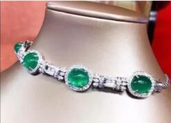 So Stunning 53 Carats Of Zambia Emeralds And Diamonds On Art Decô Choker -Mode Bijouterie Magasin 50404511 9CEF 4F12 8377 794785B2D968 master