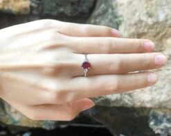 Unknown Ruby With Diamond Ring Set In 18 Karat White Gold Settings -Mode Bijouterie Magasin 5085A0A0 6214 4C00 91FB BD563E06A360 master