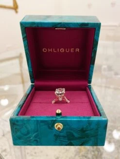 Forget Me Knot Oval Cut Emerald Ring 1 Carat In 18 Carat Yellow Gold -Mode Bijouterie Magasin 51b9b5a3 c70c 4b47 9280 531e7d3ad33b master master