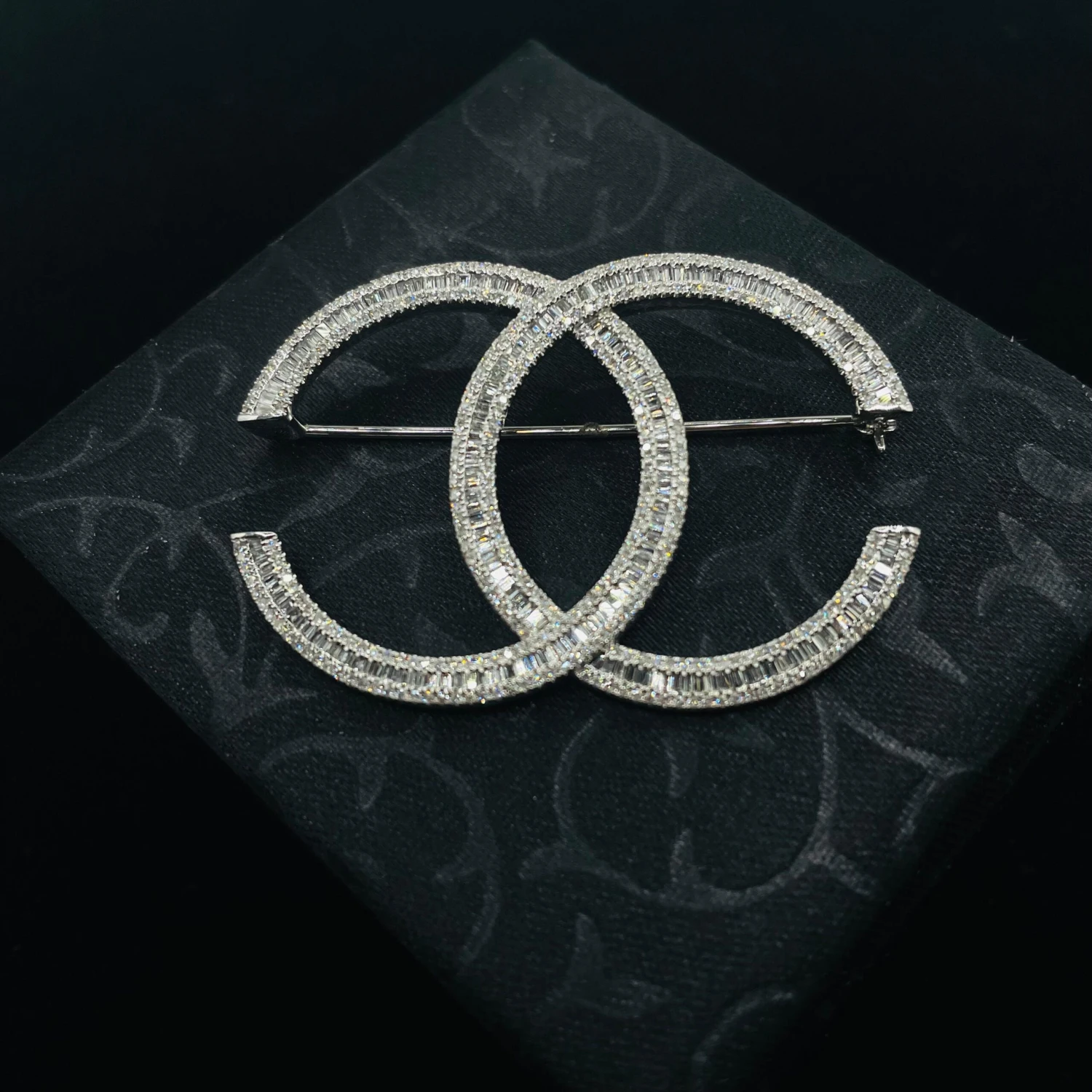 Luxurious 14k White Gold Double CC Diamond Brooch 8 Luxurious 14k White Gold Double CC Diamond Brooch – Image 6