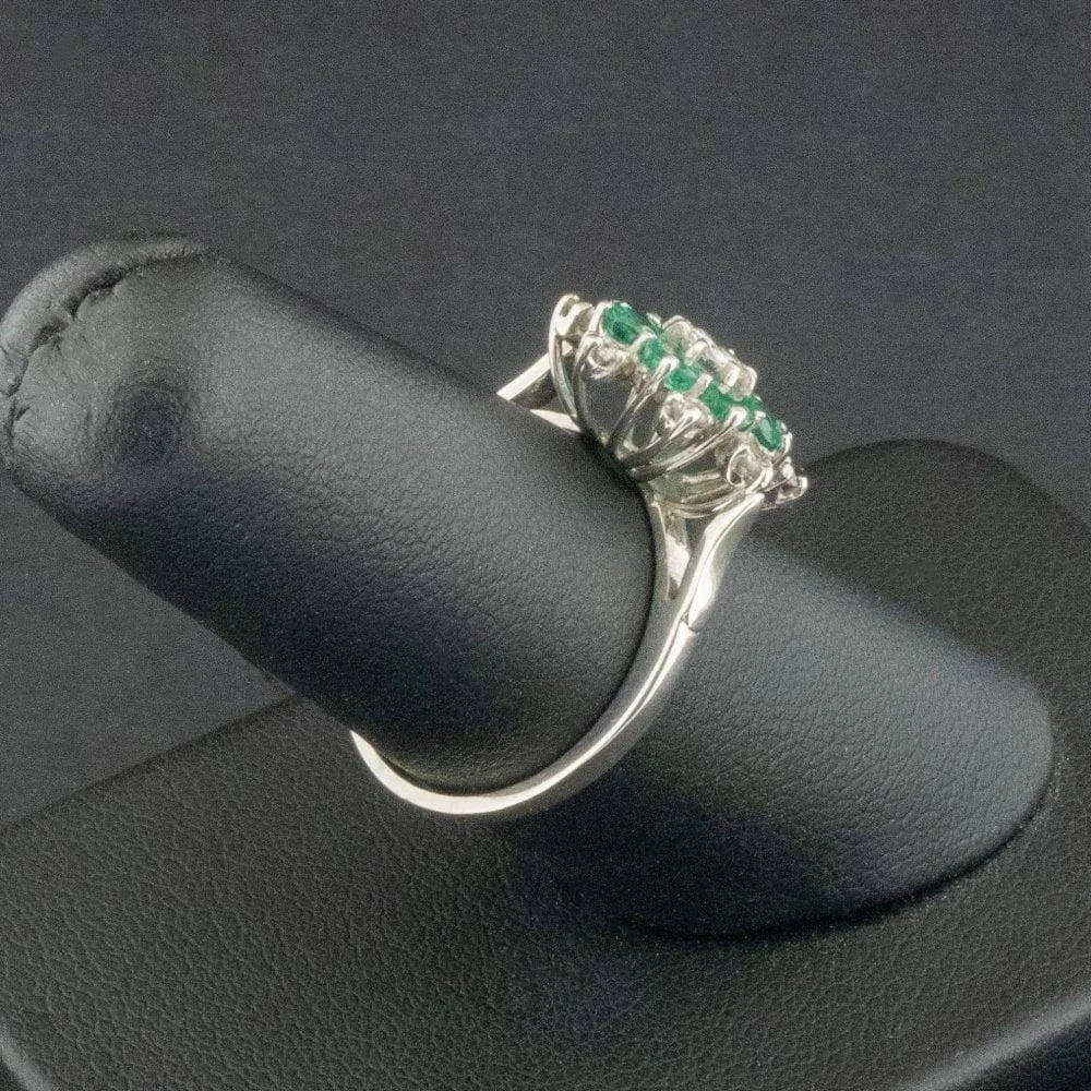 Unknown 18 Carat White Gold Emerald & Diamond Cluster Ring Size Uk O 4.0g 9 Unknown 18 Carat White Gold Emerald & Diamond Cluster Ring Size Uk O 4.0g – Image 7
