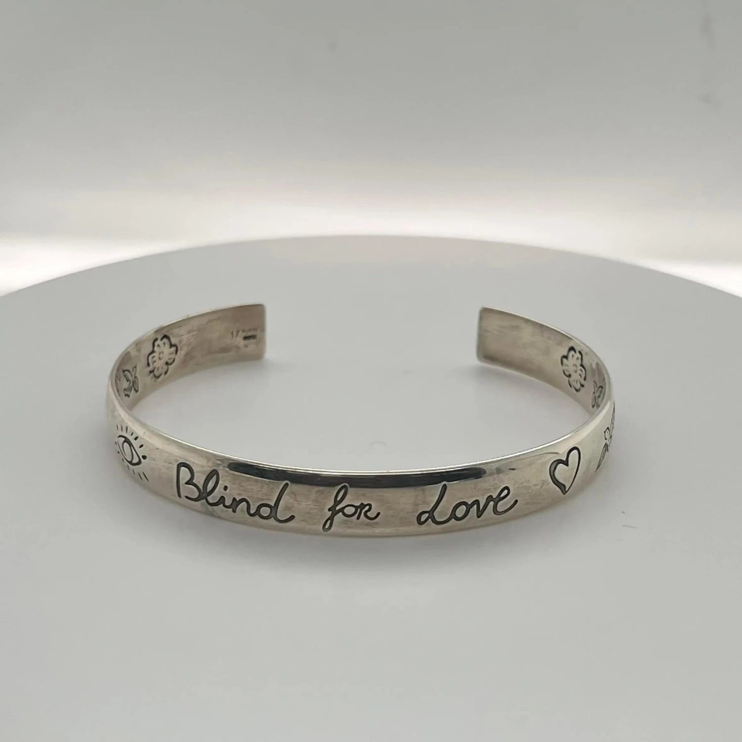 Gucci Blind For Love Cuff Bracelet 925 Sterling Silver 6 Gucci Blind For Love Cuff Bracelet 925 Sterling Silver – Image 4