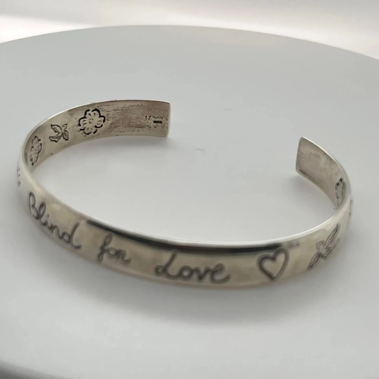 Gucci Blind For Love Cuff Bracelet 925 Sterling Silver 4 Gucci Blind For Love Cuff Bracelet 925 Sterling Silver – Image 2
