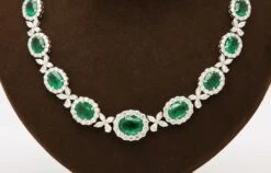 Emerald And Diamond Necklace -Mode Bijouterie Magasin 6R1A5401 master
