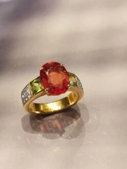 Unknown 3.86 Carat Oval Orange Sapphire Diamond Pavé Ring Flanked With Square Peridots -Mode Bijouterie Magasin 75326 e 2 master