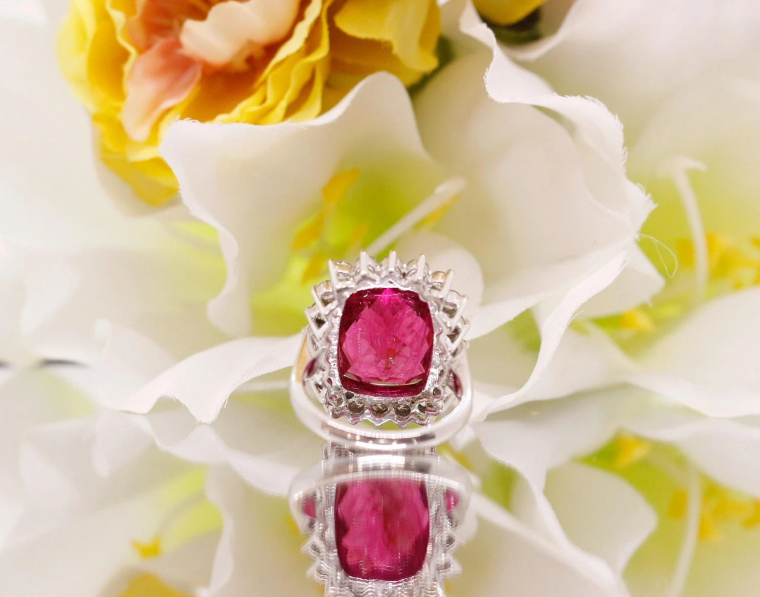 Unknown Tourmaline Engagement Ring In 18k White Gold 6 Unknown Tourmaline Engagement Ring In 18k White Gold – Image 4