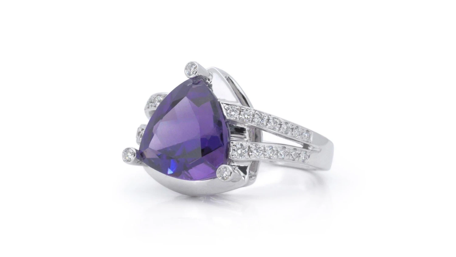 18k White Gold Split Shank Ring W/ 4.08ct Amethyst And Natural Diamonds IGI Cert 5 18k White Gold Split Shank Ring W/ 4.08ct Amethyst And Natural Diamonds IGI Cert – Image 3