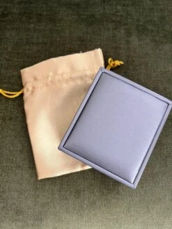 Bochic “Capri” London Topaz & White Zircon Bangle Set In 22k Gold & Silver -Mode Bijouterie Magasin 80BFCEF0 5DD4 40CC BC22 1686418604414 master