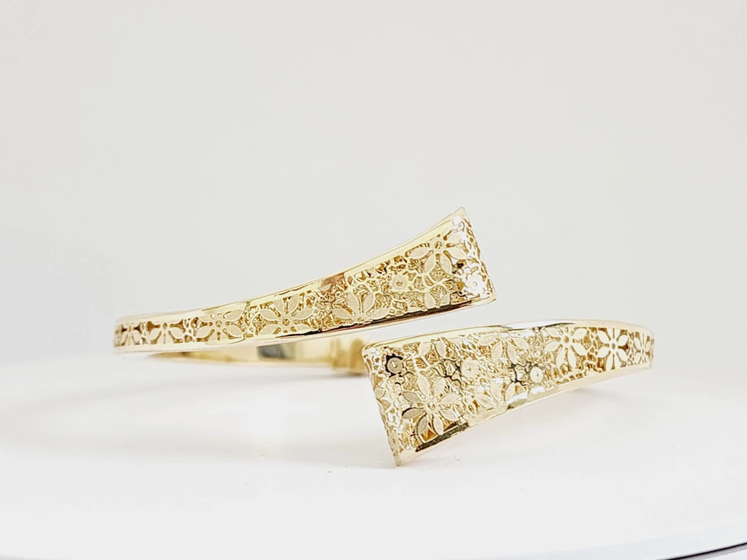 Bangle Yellow Gold 14 Karat 5 Bangle Yellow Gold 14 Karat – Image 3