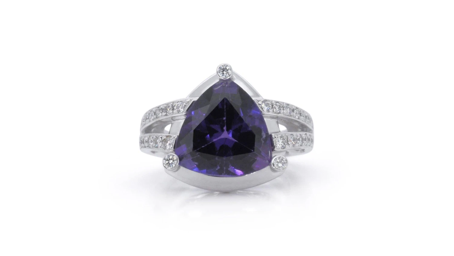 18k White Gold Split Shank Ring W/ 4.08ct Amethyst And Natural Diamonds IGI Cert 7 18k White Gold Split Shank Ring W/ 4.08ct Amethyst And Natural Diamonds IGI Cert – Image 5