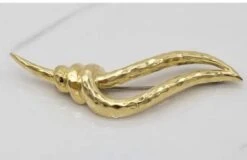 Henry Dunay Seashell Brooch/Pin Hammered Finish 18K Yellow Gold 9 Henry Dunay Seashell Brooch/Pin Hammered Finish 18K Yellow Gold -Mode Bijouterie Magasin 95DDDA8D F1EA 45ED AD3F 9BFBD02B540B master