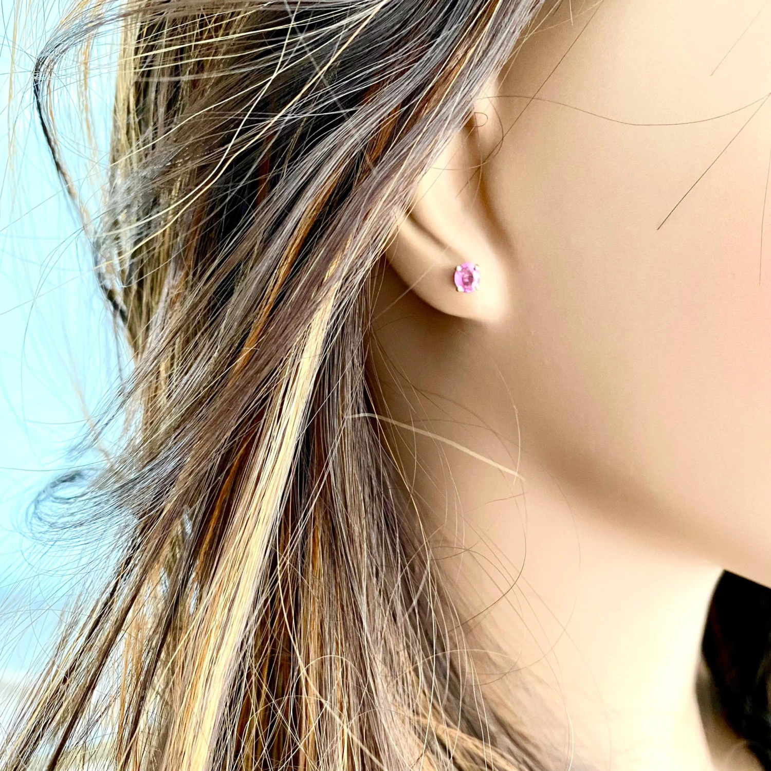 Oval Shaped Mini Ceylon Pink Sapphires Set In Yellow Gold Stud Earrings 6 Oval Shaped Mini Ceylon Pink Sapphires Set In Yellow Gold Stud Earrings – Image 4