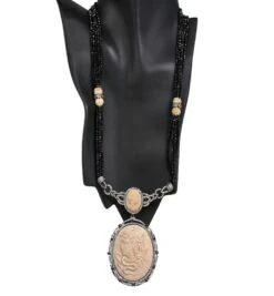 Carved Shell Cameo Pendant Necklace With Black Spinel & Pave Diamonds 8 Carved Shell Cameo Pendant Necklace With Black Spinel & Pave Diamonds -Mode Bijouterie Magasin ACE 1085 3 master