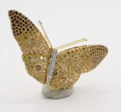Unknown 18 Karat Yellow Gold Multi Colored Natural Diamond Butterfly Brooch Pin -Mode Bijouterie Magasin AFB0D59B B24A 4385 B735 7C091D053401 master