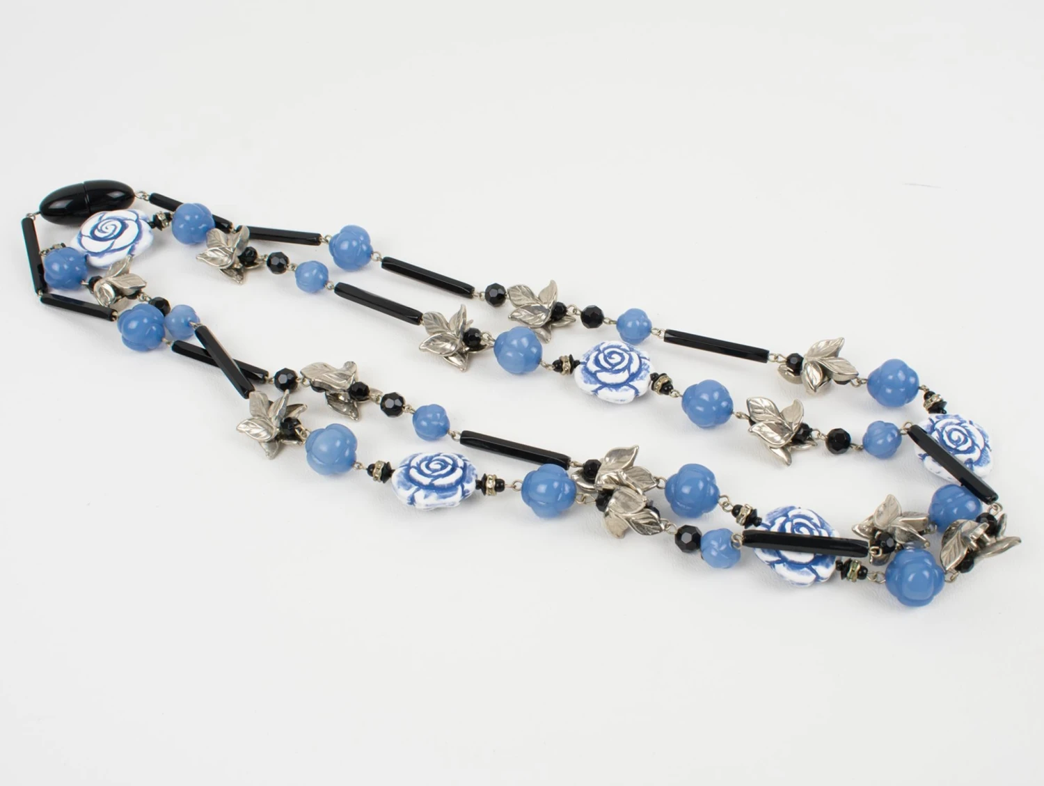 Angela Caputi Long Necklace Lavender Blue Roses And Silver Resin Leaves 9 Angela Caputi Long Necklace Lavender Blue Roses And Silver Resin Leaves – Image 7