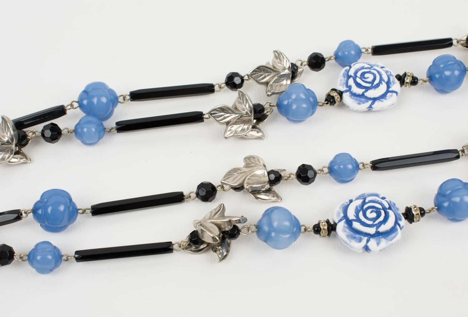 Angela Caputi Long Necklace Lavender Blue Roses And Silver Resin Leaves 11 Angela Caputi Long Necklace Lavender Blue Roses And Silver Resin Leaves – Image 9
