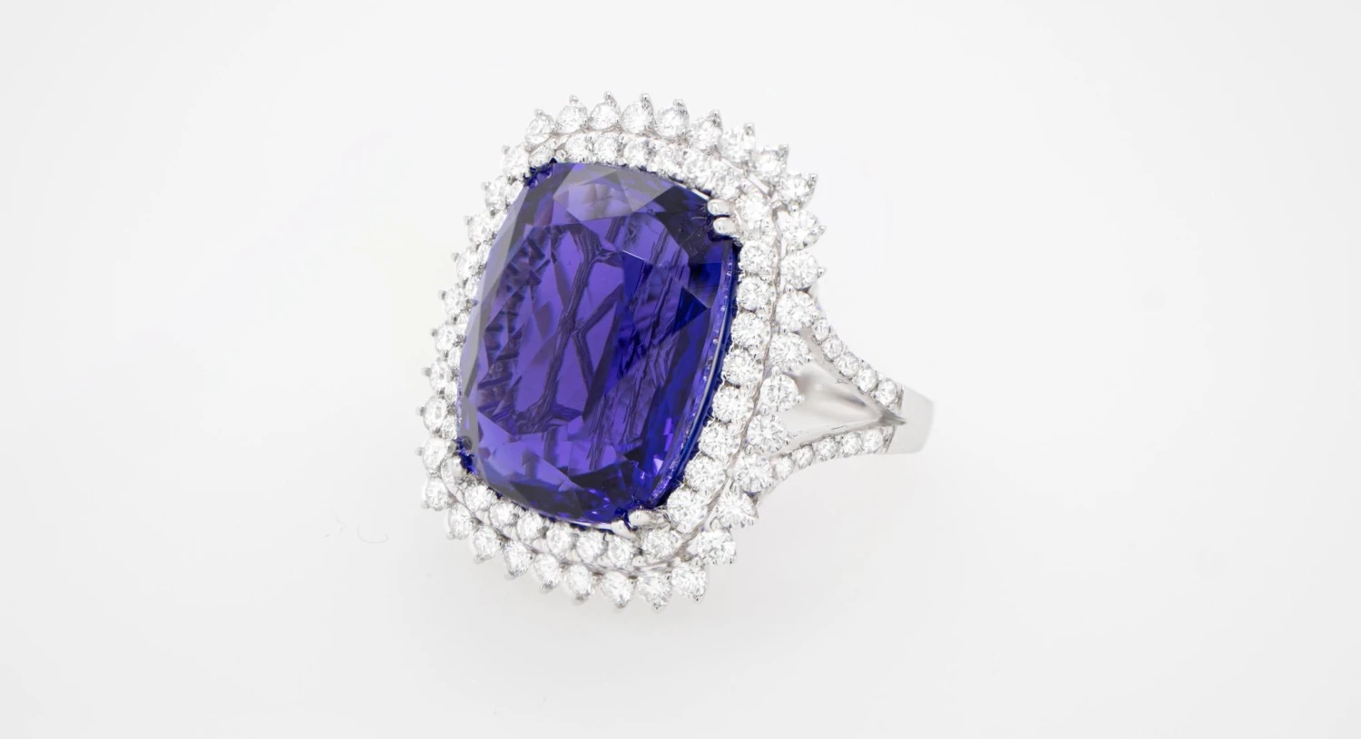 Unknown Tanzanite Ring 18.24 Carat With Double Diamond Halo 1.56 Carats Total 18k Gold 5 Unknown Tanzanite Ring 18.24 Carat With Double Diamond Halo 1.56 Carats Total 18k Gold – Image 3