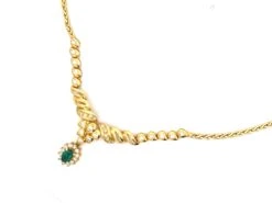 Unknown Colombian Emerald & Diamond Necklace In 18k Yellow Gold 13 Unknown Colombian Emerald & Diamond Necklace In 18k Yellow Gold -Mode Bijouterie Magasin Artboard 11necklaces master