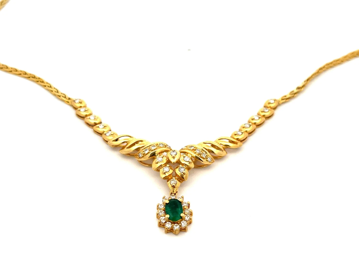 Unknown Colombian Emerald & Diamond Necklace In 18k Yellow Gold 8 Unknown Colombian Emerald & Diamond Necklace In 18k Yellow Gold – Image 6