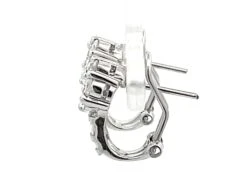 Unknown Baguette And Round Brilliant Diamond Flower Huggie Earrings In 14k White Gold -Mode Bijouterie Magasin Artboard 20 master 1