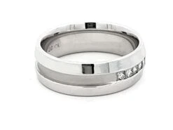 Unknown Mens 5 Princess Cut Diamond Satin Finish Center Band Ring In 18k White Gold -Mode Bijouterie Magasin Artboard 89 master