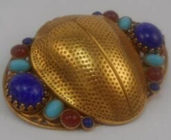 Askew London Signed Egyptian Revival Scarab Statement Vintage Brooch Pin 9 Askew London Signed Egyptian Revival Scarab Statement Vintage Brooch Pin -Mode Bijouterie Magasin AskewScarabBr2 master