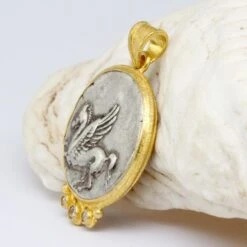 Ancient Greek 4th Century Bc Corinth Pegasus Coin Diamonds 18k Gold Pendant 18 Ancient Greek 4th Century Bc Corinth Pegasus Coin Diamonds 18k Gold Pendant -Mode Bijouterie Magasin B081296 3 master