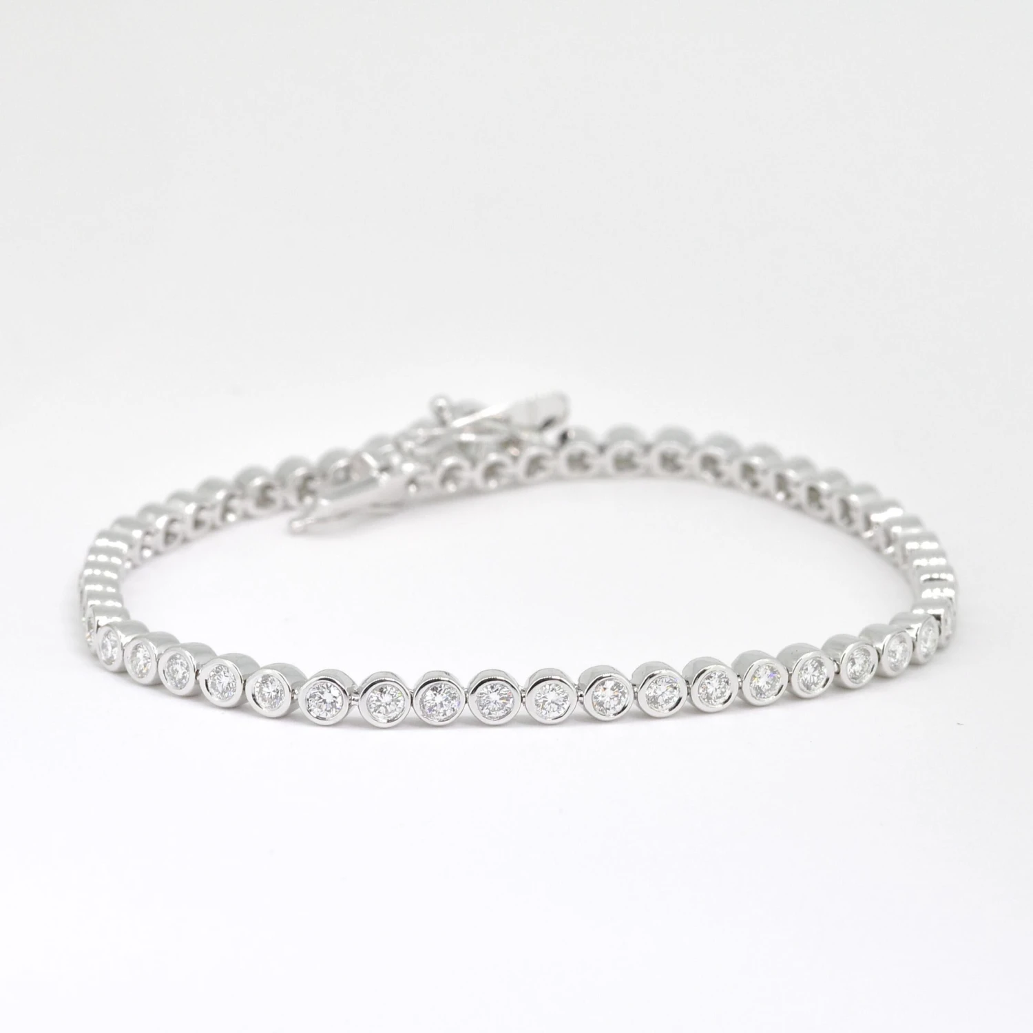 Bezel Set Tennis Bracelet 5.00 Carat In 18 Karat White Gold Natural Diamonds 8 Bezel Set Tennis Bracelet 5.00 Carat In 18 Karat White Gold Natural Diamonds – Image 6