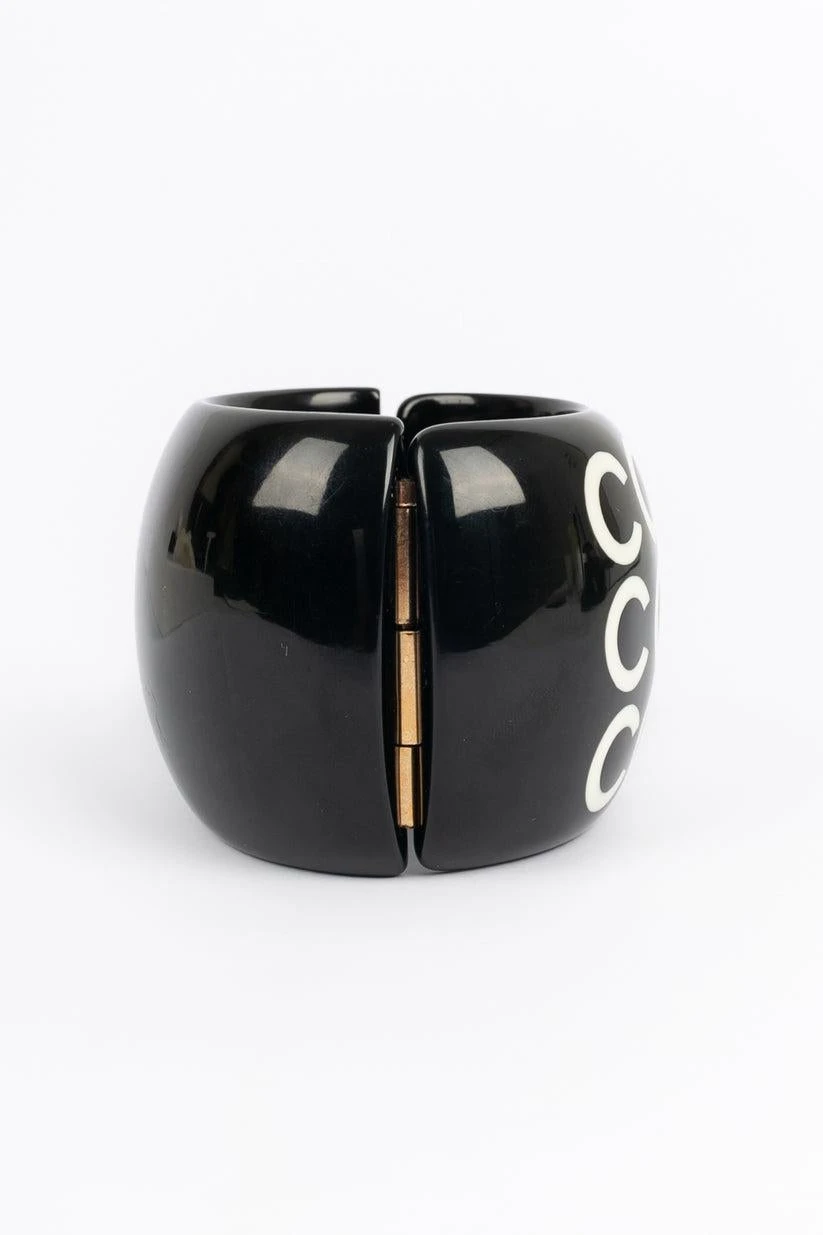 Chanel Black Bakelite Bracelet, 2001 4 Chanel Black Bakelite Bracelet, 2001 – Image 2