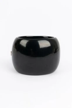 Chanel Black Bakelite Bracelet, 2001 13 Chanel Black Bakelite Bracelet, 2001 -Mode Bijouterie Magasin BRAB102 3 master