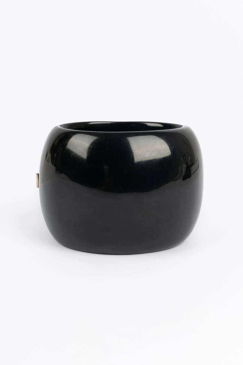 Chanel Black Bakelite Bracelet, 2001 5 Chanel Black Bakelite Bracelet, 2001 – Image 3