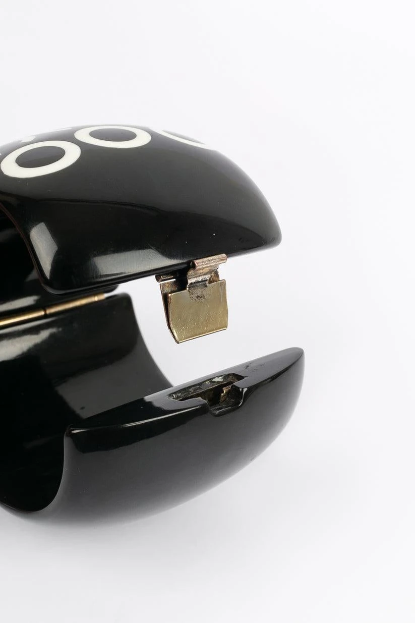 Chanel Black Bakelite Bracelet, 2001 6 Chanel Black Bakelite Bracelet, 2001 – Image 4