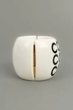 Chanel White Bakelite Bracelet, 2001 14 Chanel White Bakelite Bracelet, 2001 -Mode Bijouterie Magasin BRAB103 2 master