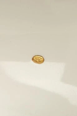 Chanel White Bakelite Bracelet, 2001 15 Chanel White Bakelite Bracelet, 2001 -Mode Bijouterie Magasin BRAB103 3 master