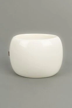 Chanel White Bakelite Bracelet, 2001 19 Chanel White Bakelite Bracelet, 2001 -Mode Bijouterie Magasin BRAB103 7 master