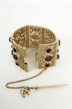 Chanel Bracelet In Champagne Metal And Resin Fall, 2009 -Mode Bijouterie Magasin BRAB134 9 master