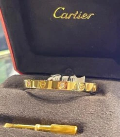Cartier Love Bracelet 6 Diamonds In 18k Yellow Gold -Mode Bijouterie Magasin CA4A1CC8 FCC6 4E9D A671 7123B0DC931F master
