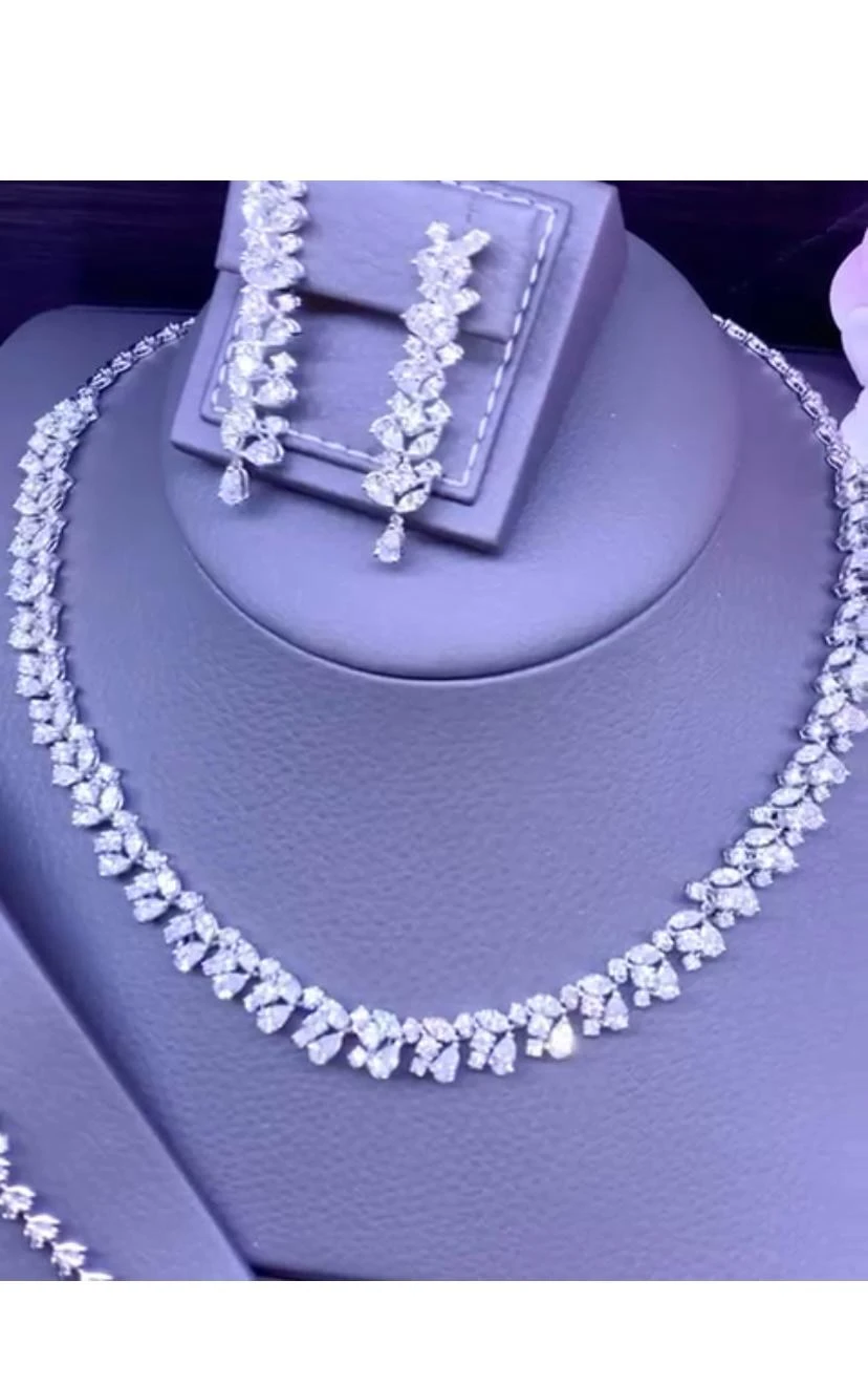 Amazing 23, 14 Carats Of Diamonds On Parure In Gold 7 Amazing 23, 14 Carats Of Diamonds On Parure In Gold – Image 5