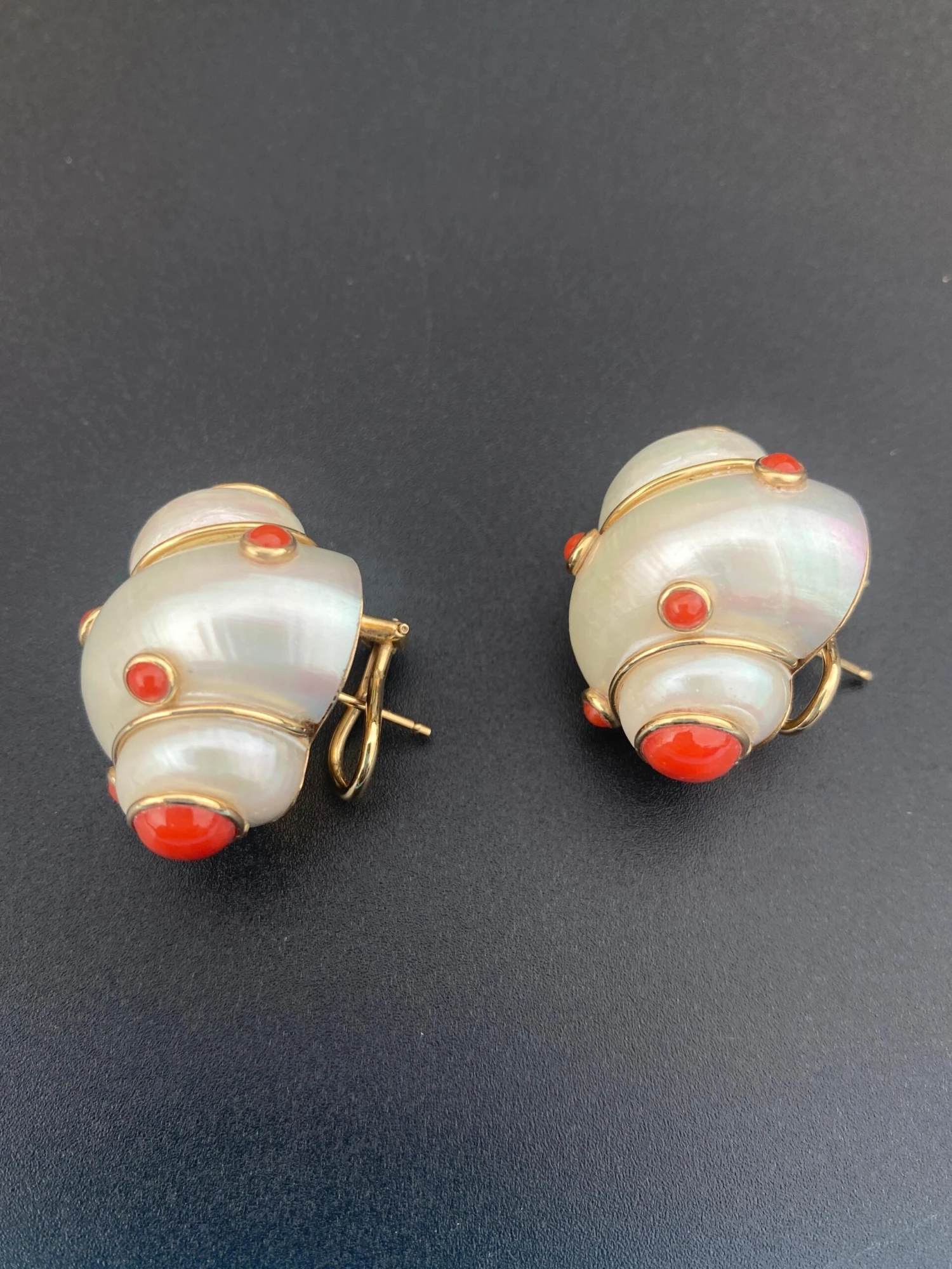 Unknown 14k Conch Shell Coral Pearl Earrings 10 Unknown 14k Conch Shell Coral Pearl Earrings – Image 8