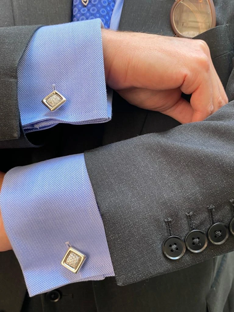 Vintage Chopard Diamond Lapis Rotating Cufflinks 18 Karat White Gold, Circa 2000 6 Vintage Chopard Diamond Lapis Rotating Cufflinks 18 Karat White Gold, Circa 2000 – Image 4