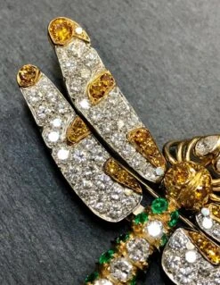 Unknown Estate 18K Platinum Articulating Orange White Diamond Emerald Dragonfly Brooch -Mode Bijouterie Magasin D41F9986 64D1 4CF4 ABD9 0F94F5F763E4 master