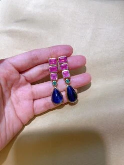 Bochic “Capri”, Ruby, Sapphire & Emerald Drop Earrings Set In 22 Gold & Silver 15 Bochic “Capri”, Ruby, Sapphire & Emerald Drop Earrings Set In 22 Gold & Silver -Mode Bijouterie Magasin DCE0EA02 4BEA 4091 8BA5 F3DDE3E330B0 master